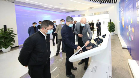 姜德義一行調(diào)研國(guó)創(chuàng)中心：加強(qiáng)科技創(chuàng)新 助力民族汽車工業(yè)發(fā)展